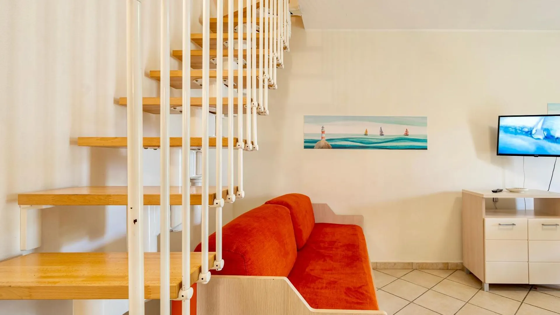 Isa-Residence With Swimming Pool In Mazzanta At Only 600 Meters From The Beach, Apartments With Air Conditioning And Private Outdoor Area