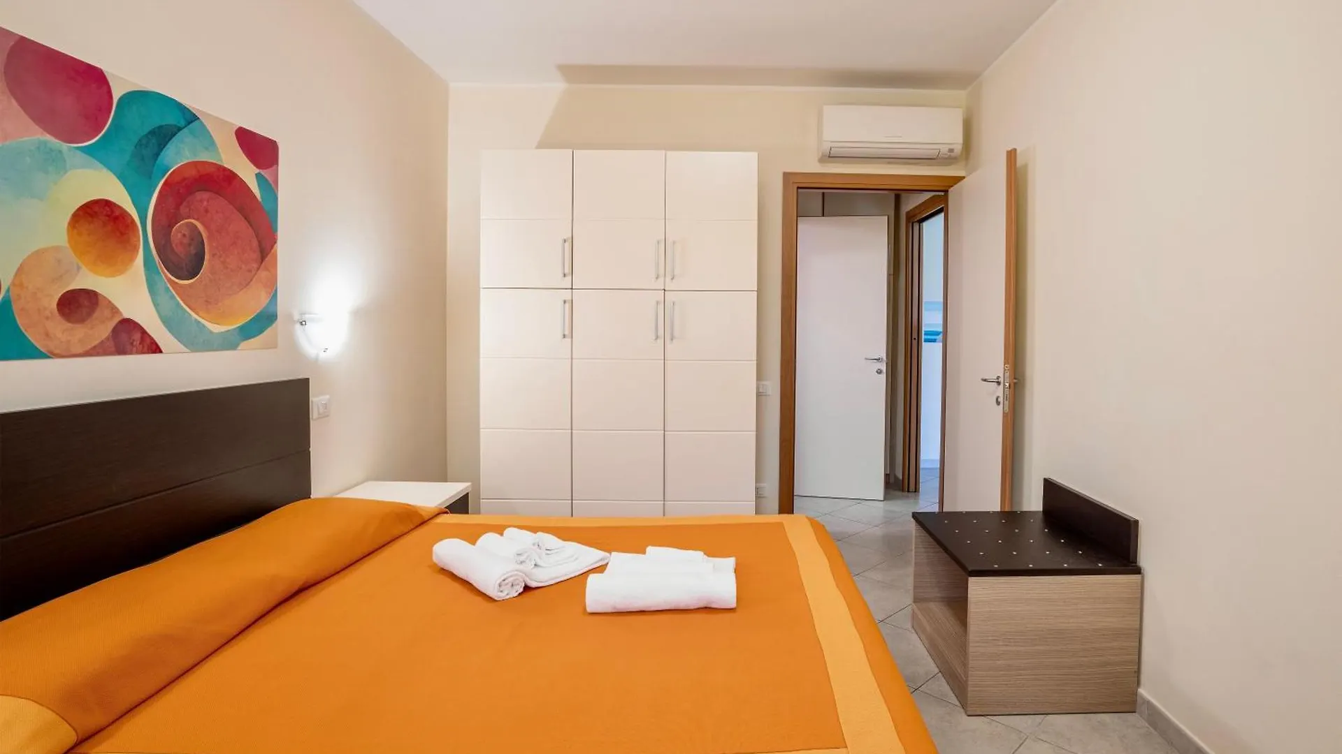 アパートホテル Isa-Residence With Swimming Pool In Mazzanta At Only 600 Meters From The Beach, Apartments With Air Conditioning And Private Outdoor Area