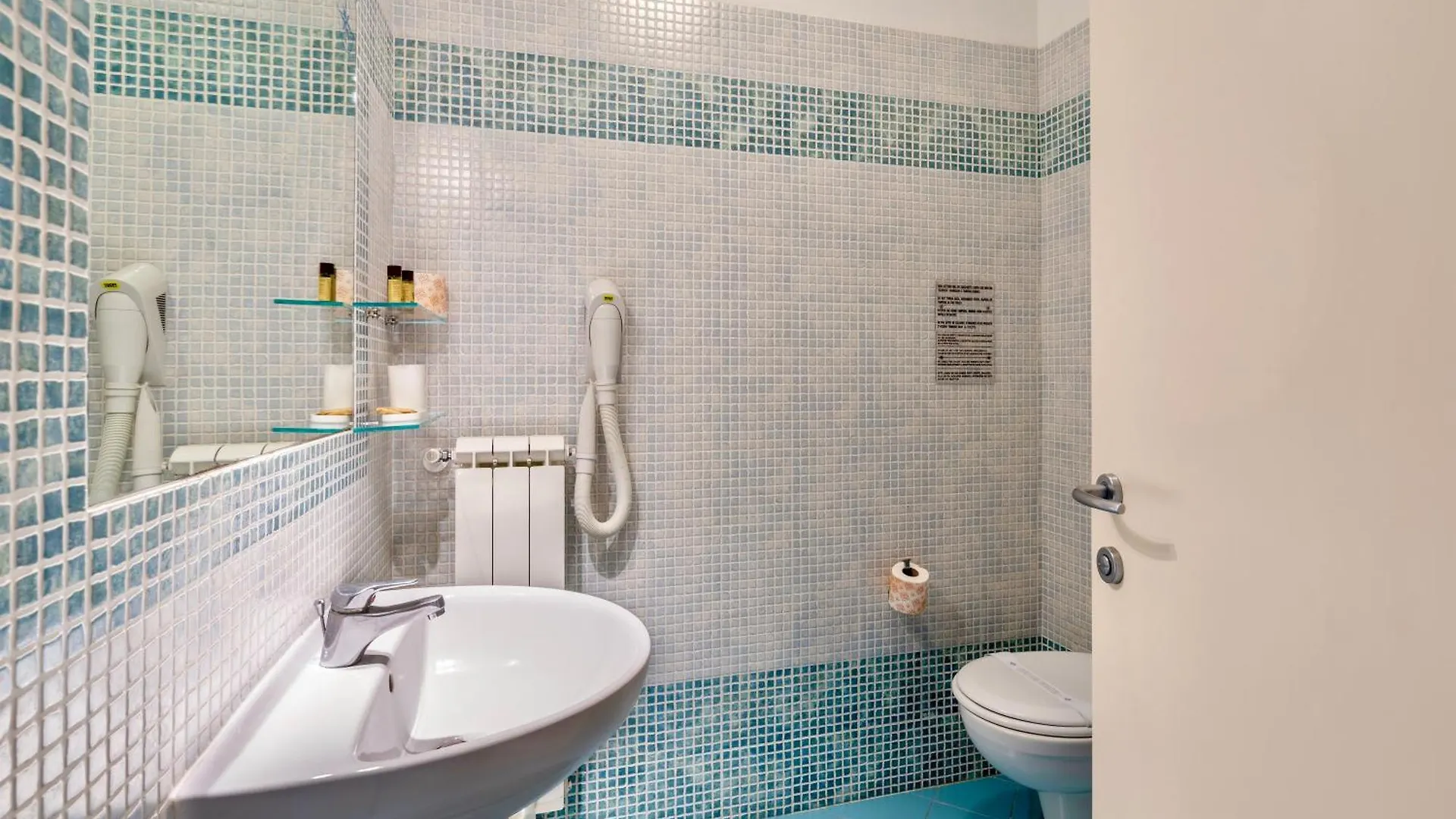 アパートホテル Isa-Residence With Swimming Pool In Mazzanta At Only 600 Meters From The Beach, Apartments With Air Conditioning And Private Outdoor Area