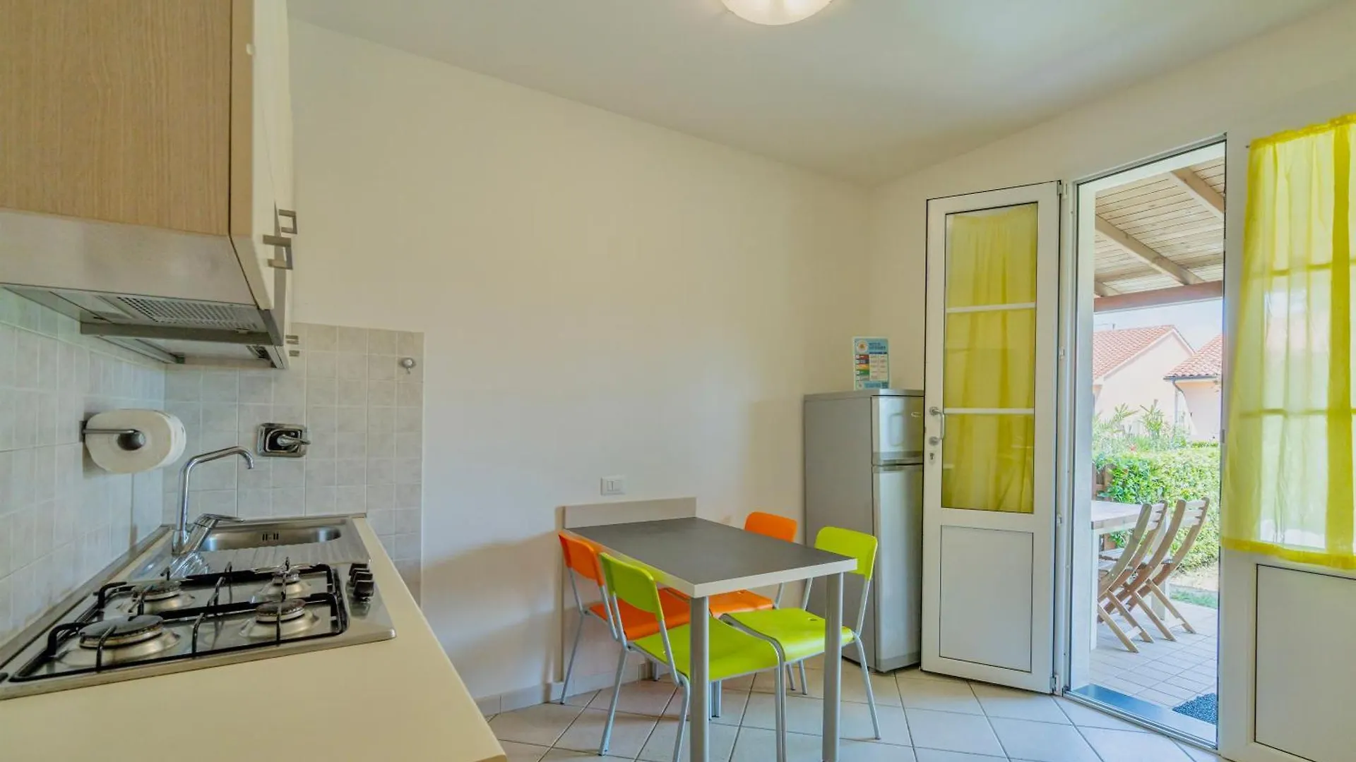 Isa-Residence With Swimming Pool In Mazzanta At Only 600 Meters From The Beach, Apartments With Air Conditioning And Private Outdoor Area 0*,
