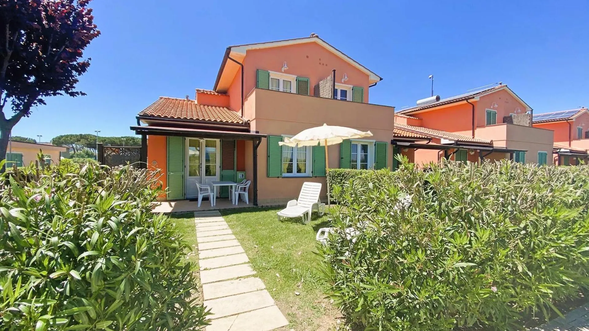 アパートホテル Isa-Residence With Swimming Pool In Mazzanta At Only 600 Meters From The Beach, Apartments With Air Conditioning And Private Outdoor Area